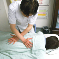 背中、腰の施術です