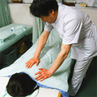 背中の施術です