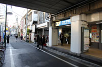 南新宿駅からのアクセス　1